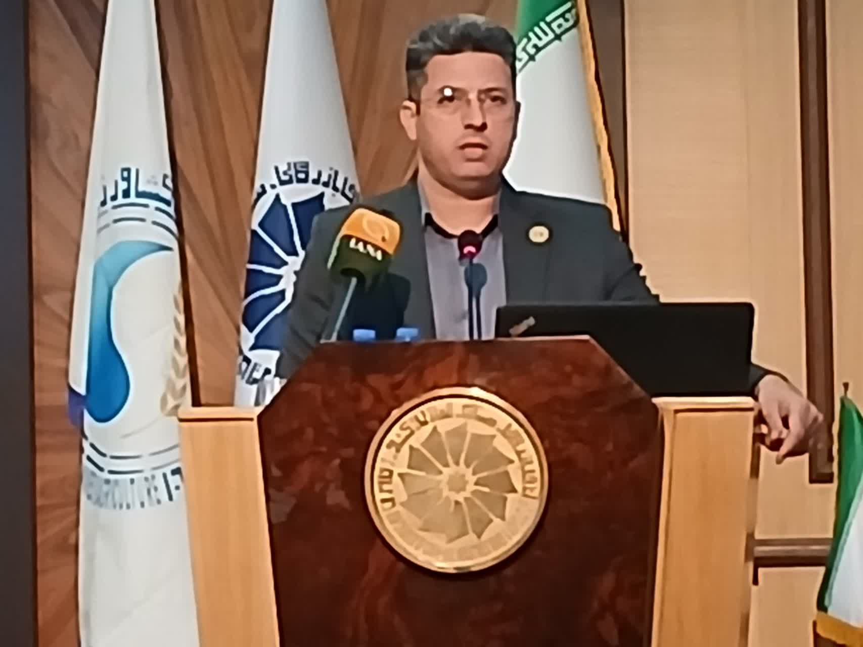 ۹۰ درصد تولیدات کشاورزی کشور از اراضی آبی است/ هدفگذاری 60 درصدی راندمان آبیاری در 1411