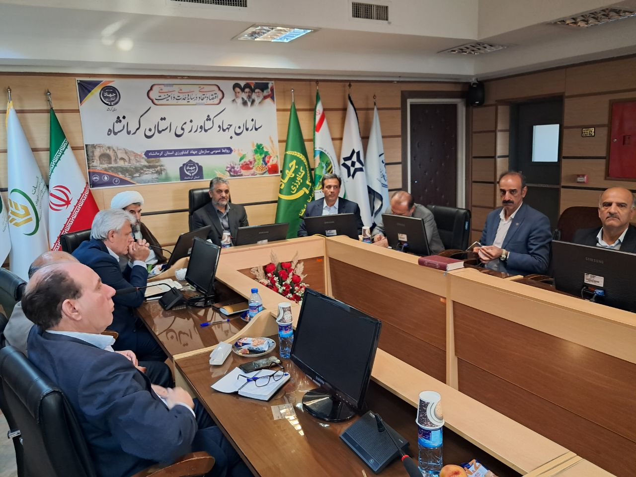 نشست مدیرکل بازرسی وزارت جهاد کشاورزی با رئیس، مدیران و روسای ادارات تابعه در کرمانشاه برگزار شد