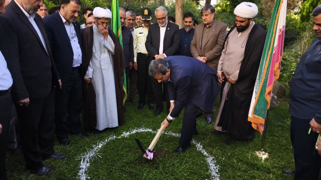 کلنگ‌زنی یادمان شهید گمنام در سازمان جهاد کشاورزی کرمانشاه؛ نور و برکتی برای مجموعه